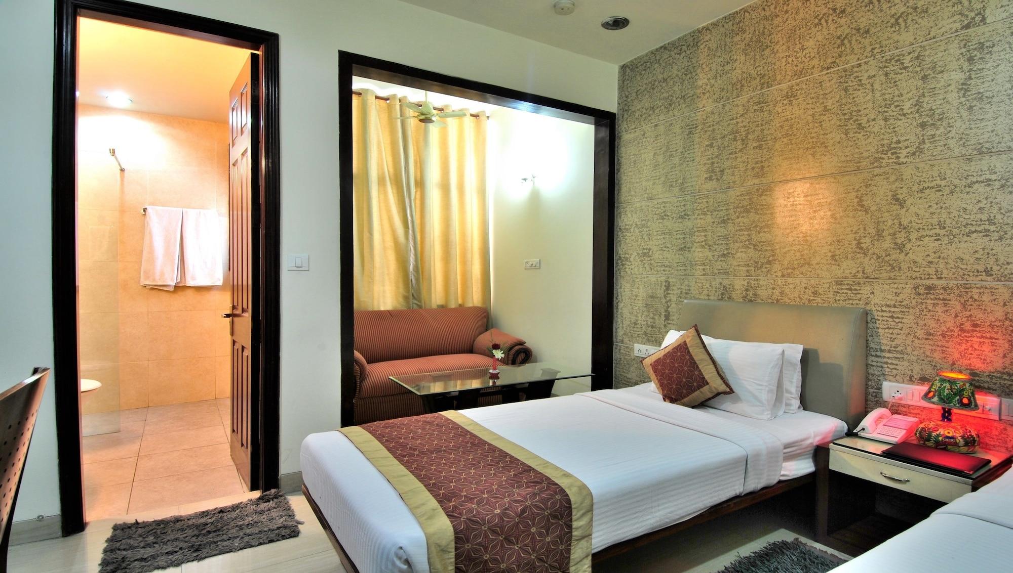 Cosy Grand, Chanakyapuri By The Cosy Hotels New Delhi Buitenkant foto