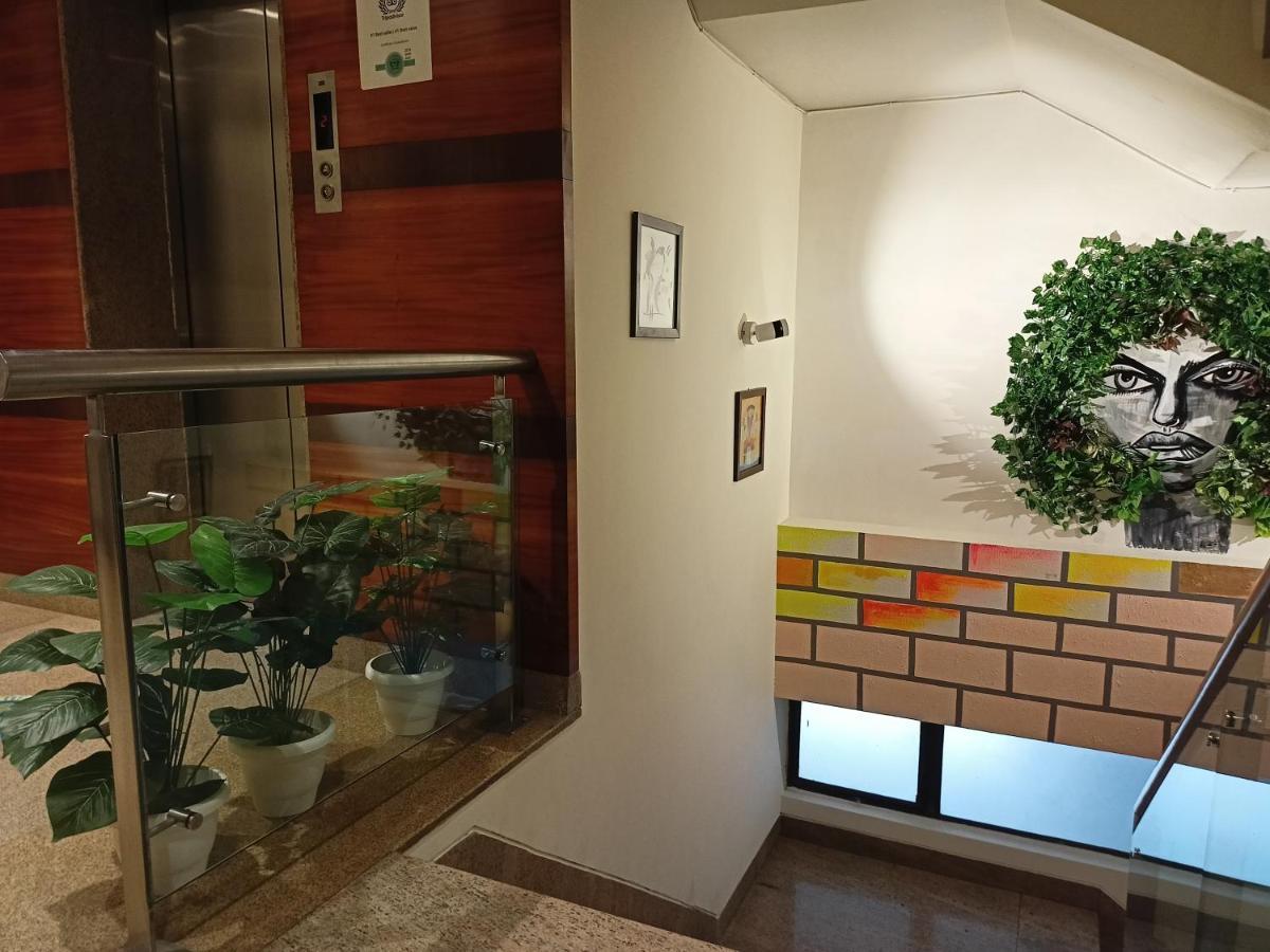 Cosy Grand, Chanakyapuri By The Cosy Hotels New Delhi Buitenkant foto