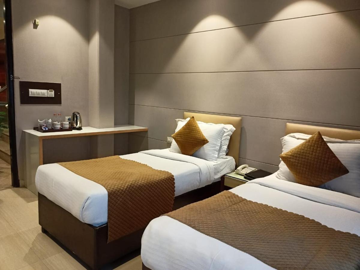 Cosy Grand, Chanakyapuri By The Cosy Hotels New Delhi Buitenkant foto