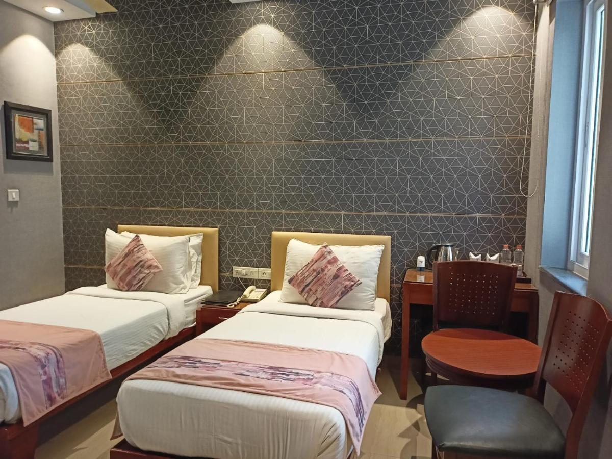 Cosy Grand, Chanakyapuri By The Cosy Hotels New Delhi Buitenkant foto