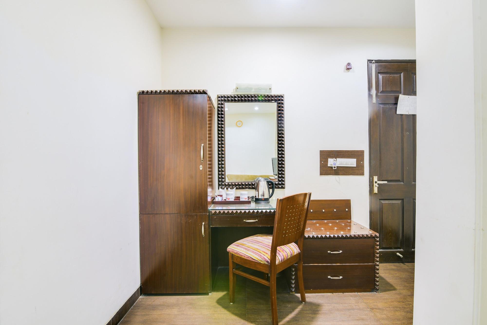 Cosy Grand, Chanakyapuri By The Cosy Hotels New Delhi Buitenkant foto