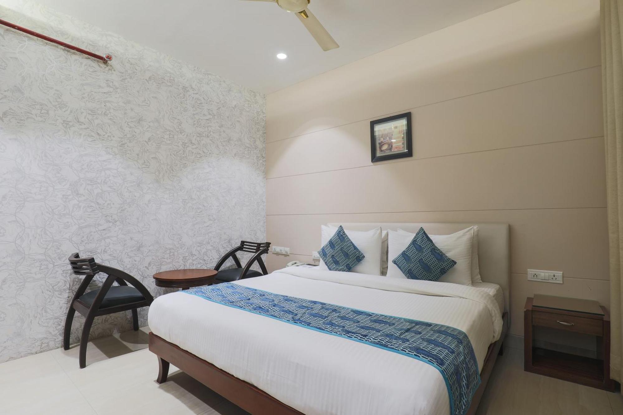 Cosy Grand, Chanakyapuri By The Cosy Hotels New Delhi Buitenkant foto