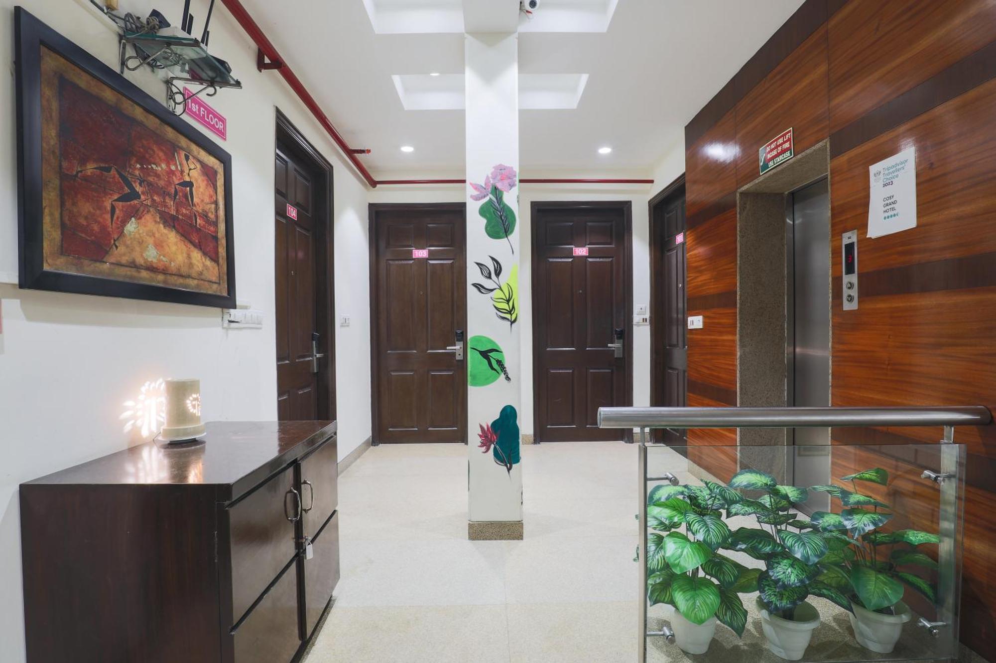 Cosy Grand, Chanakyapuri By The Cosy Hotels New Delhi Buitenkant foto
