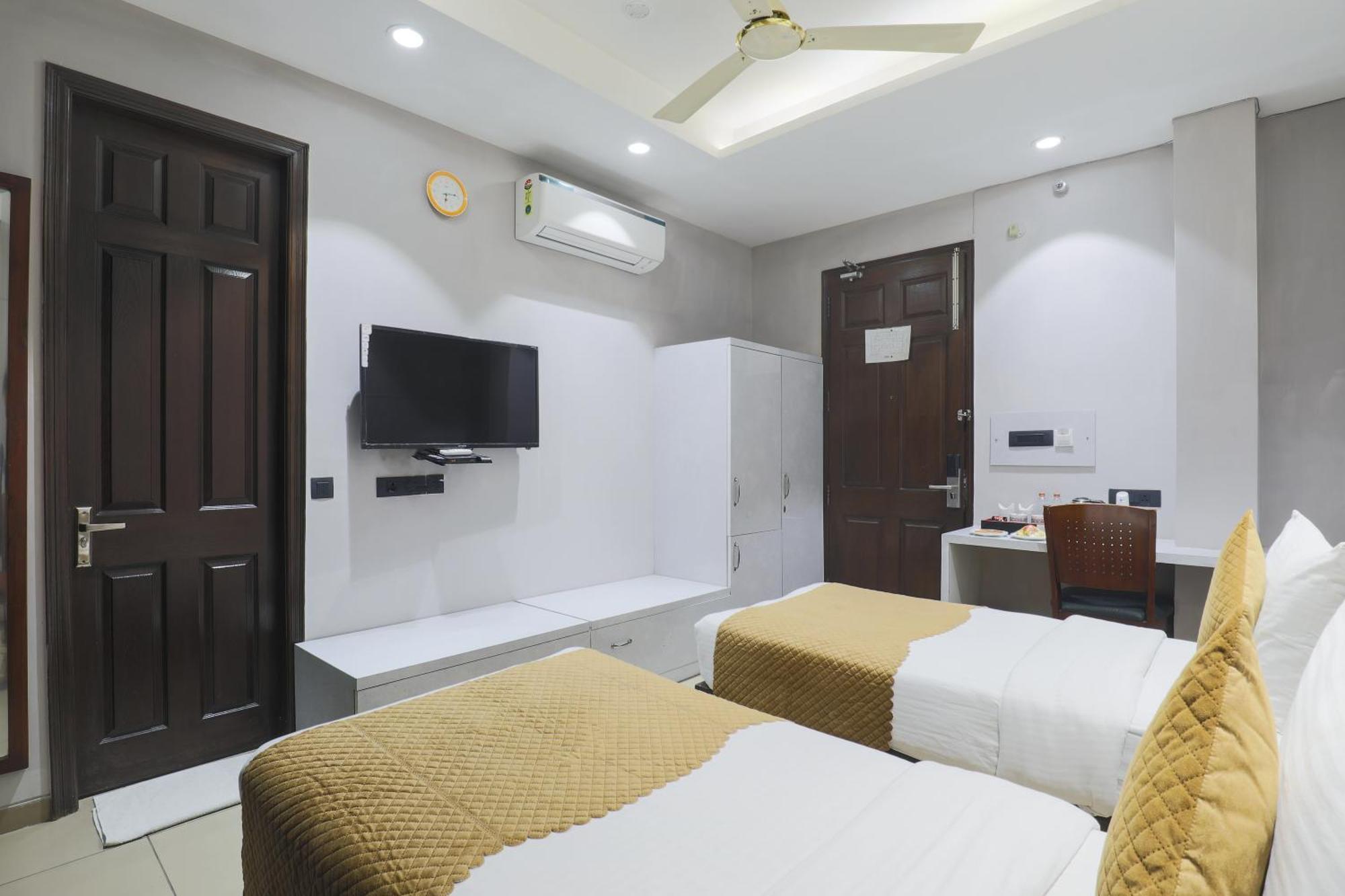 Cosy Grand, Chanakyapuri By The Cosy Hotels New Delhi Buitenkant foto