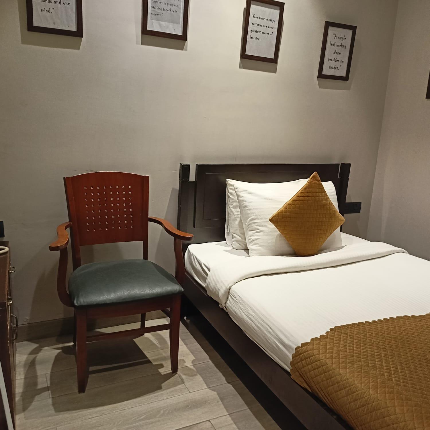 Cosy Grand, Chanakyapuri By The Cosy Hotels New Delhi Buitenkant foto