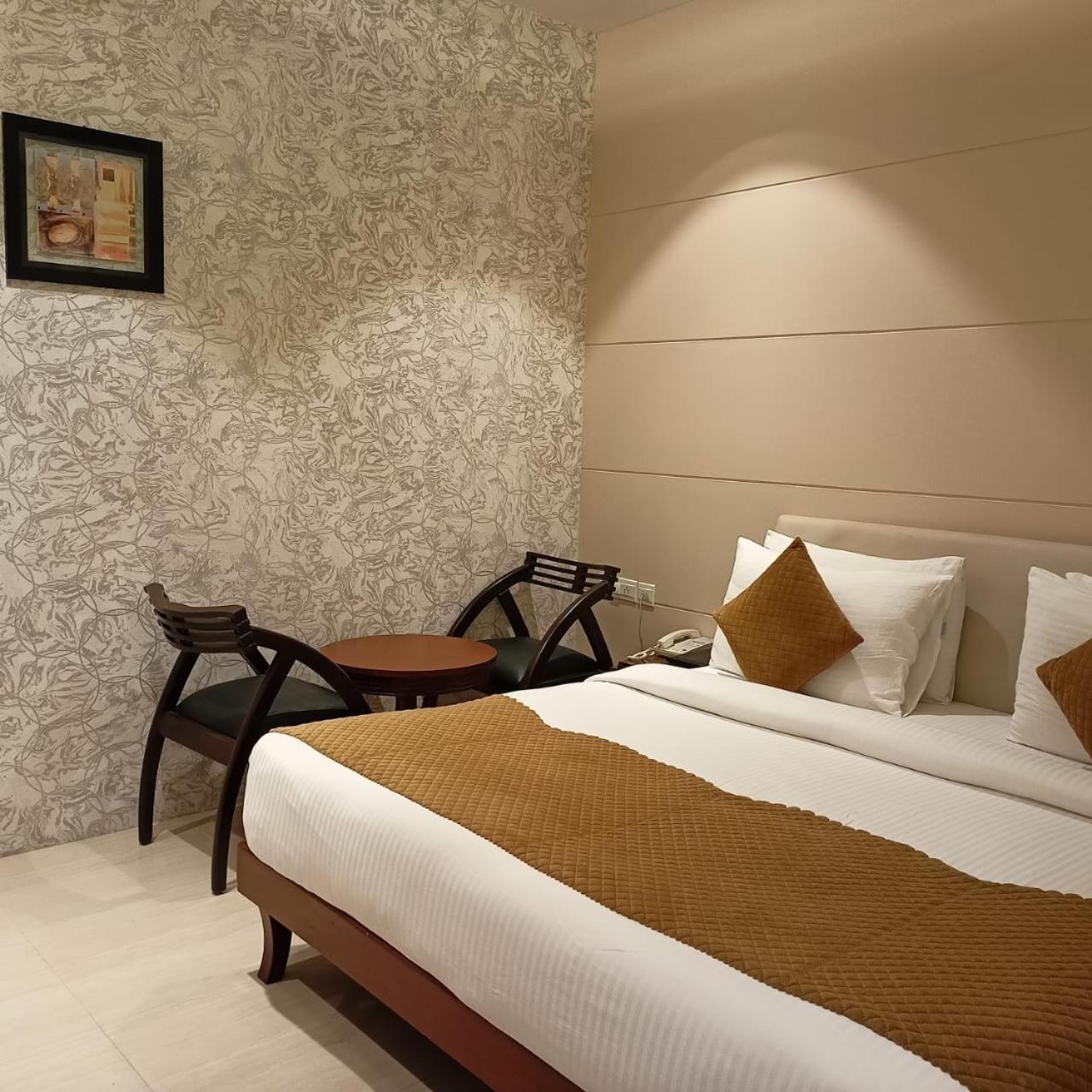Cosy Grand, Chanakyapuri By The Cosy Hotels New Delhi Buitenkant foto